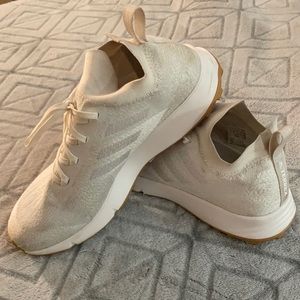 Women’s 8.5 Adidas Shoes